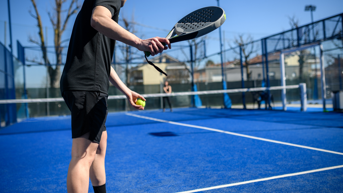 Saque a la Australiana en Pádel: ¿Qué es y cómo posicionarse correctamente?